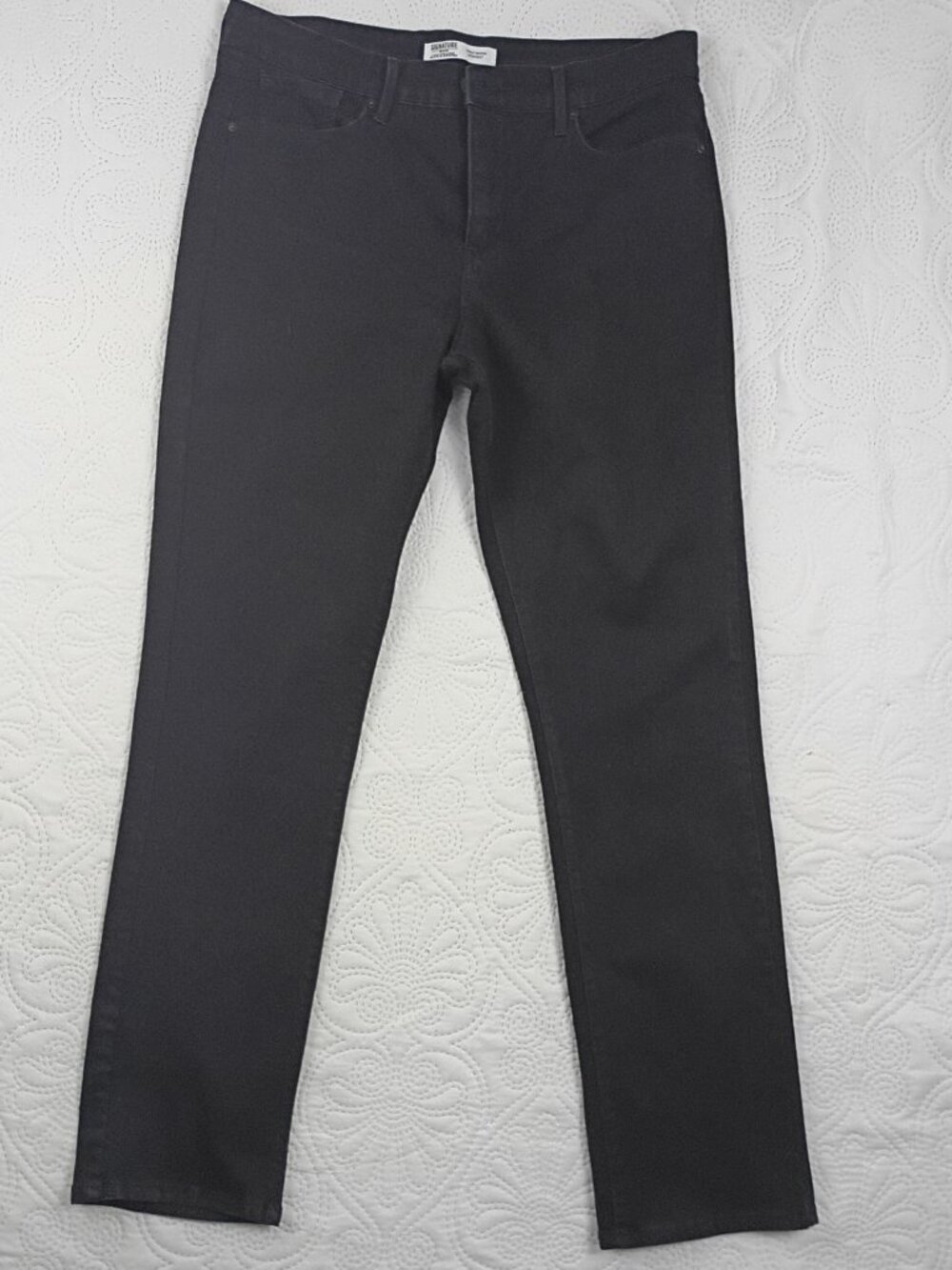 NWOT Levi Strauss Totally Shaping Straight Leg Jeans Black 14M